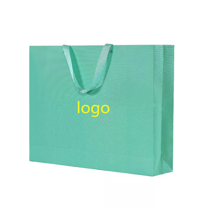 What Are the Characteristics of Paper Gift Bags?